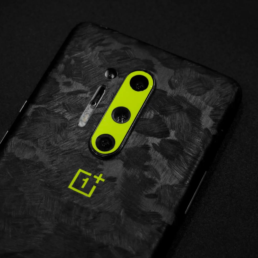 What’s the Difference Between Matte and Glossy Mobile Skins?